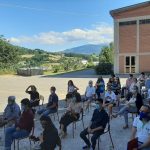 Il pubblico.. a debita distanza